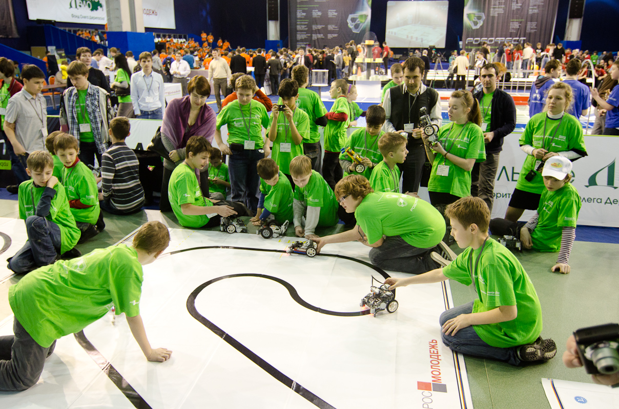 《Robofest》机器人技巧比赛将于周末在符拉迪沃斯托克举行